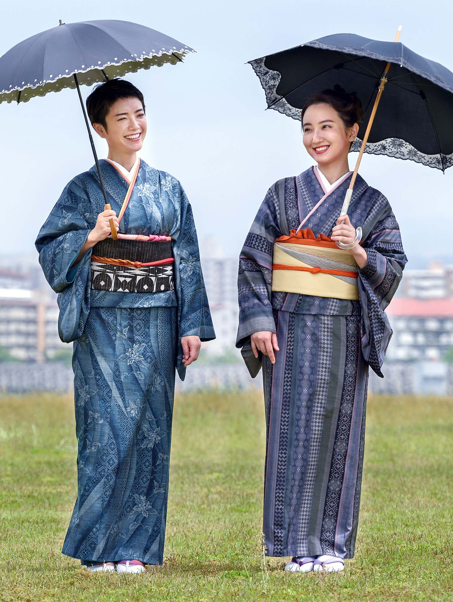 オシャレな大島紬▫正絹▫ 藍染め風の深い青のぼかしの地に花▫ 肩身丈